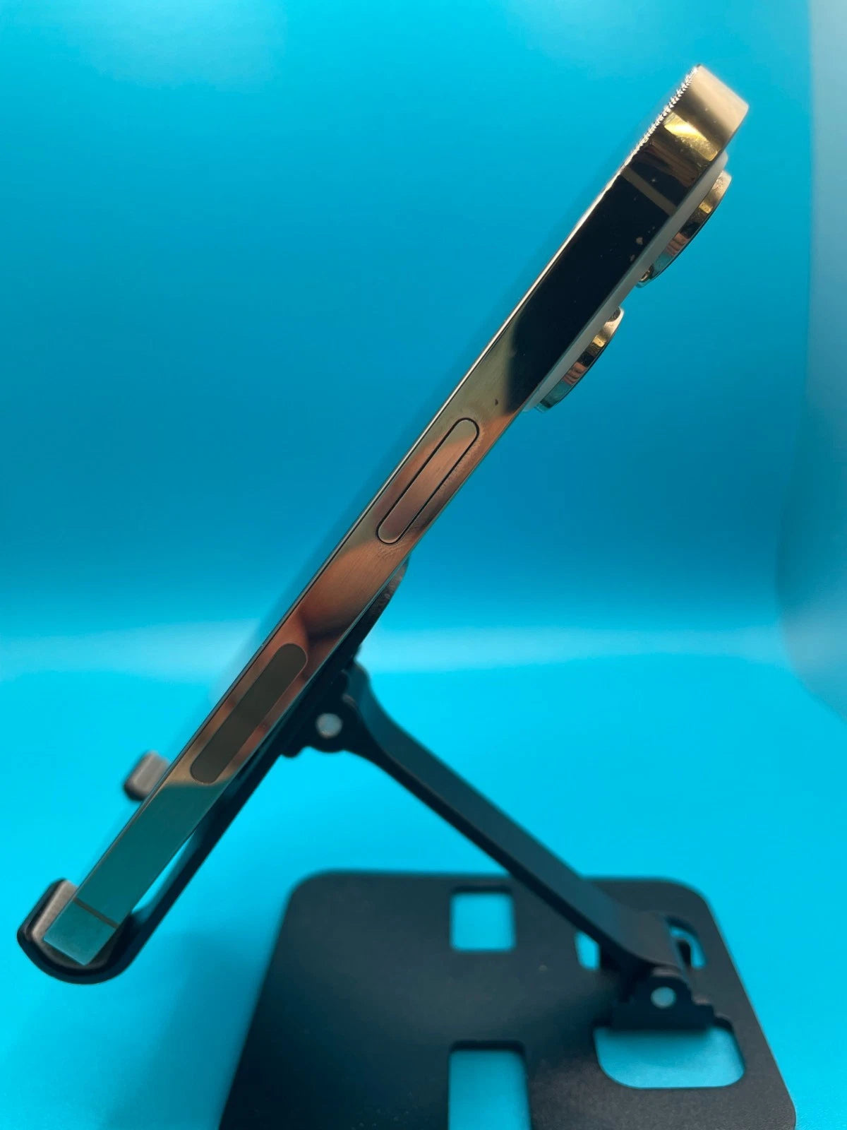 Apple iPhone 14 Pro - 128 GB - Gold (Unlocked)