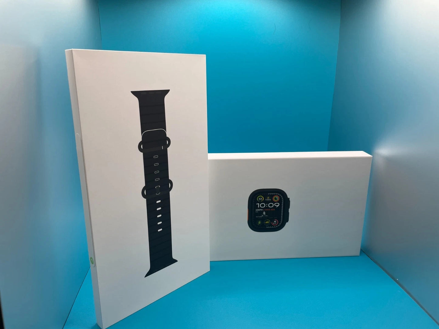 Apple Watch Ultra 2 (GPS+Cellular) 49mm Titanium Case with Green Alpine Loop